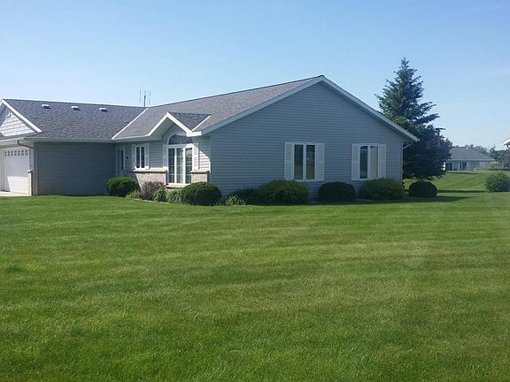 2nd image of 812 Amanda Ln