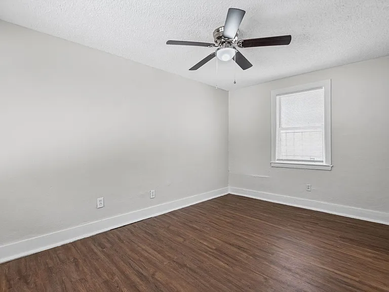 1306 Carr Ave — Photo 5