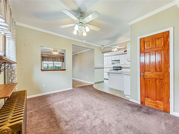 5th image of 303 Saint Clair St