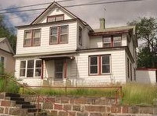 15 Hope St, Saranac Lake, NY 12983