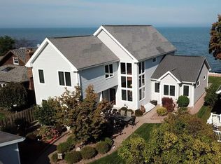 1766 Edgemere Dr, Rochester, NY 14612