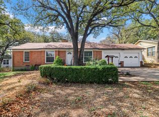 5300 Meadowbrook Dr, Fort Worth, TX 76112