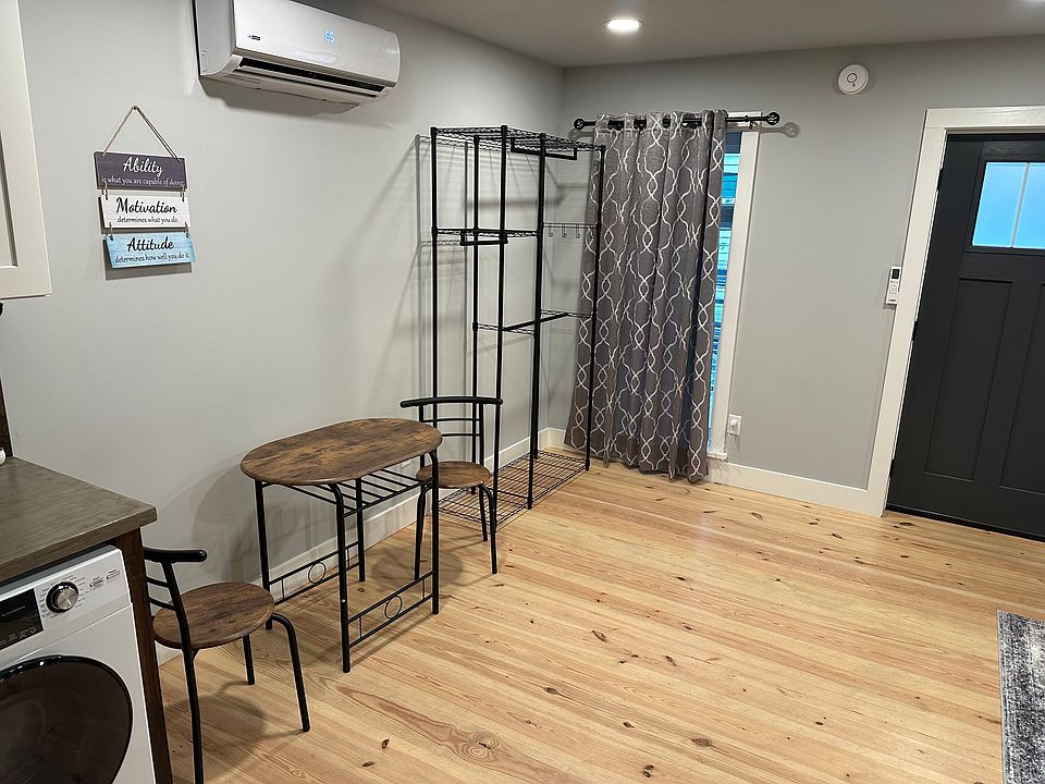 2nd image of 300 Linden St APT D