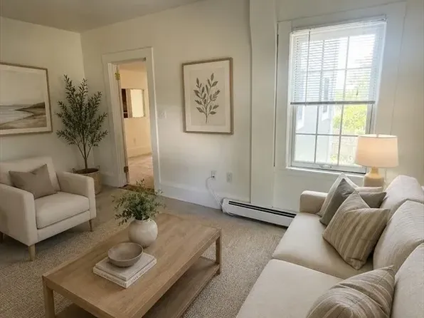 4 Pleasant St APT 2, Rockport, MA 01966