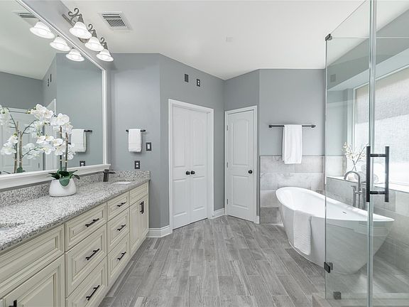 5th image of 2315 Cezanne Cir