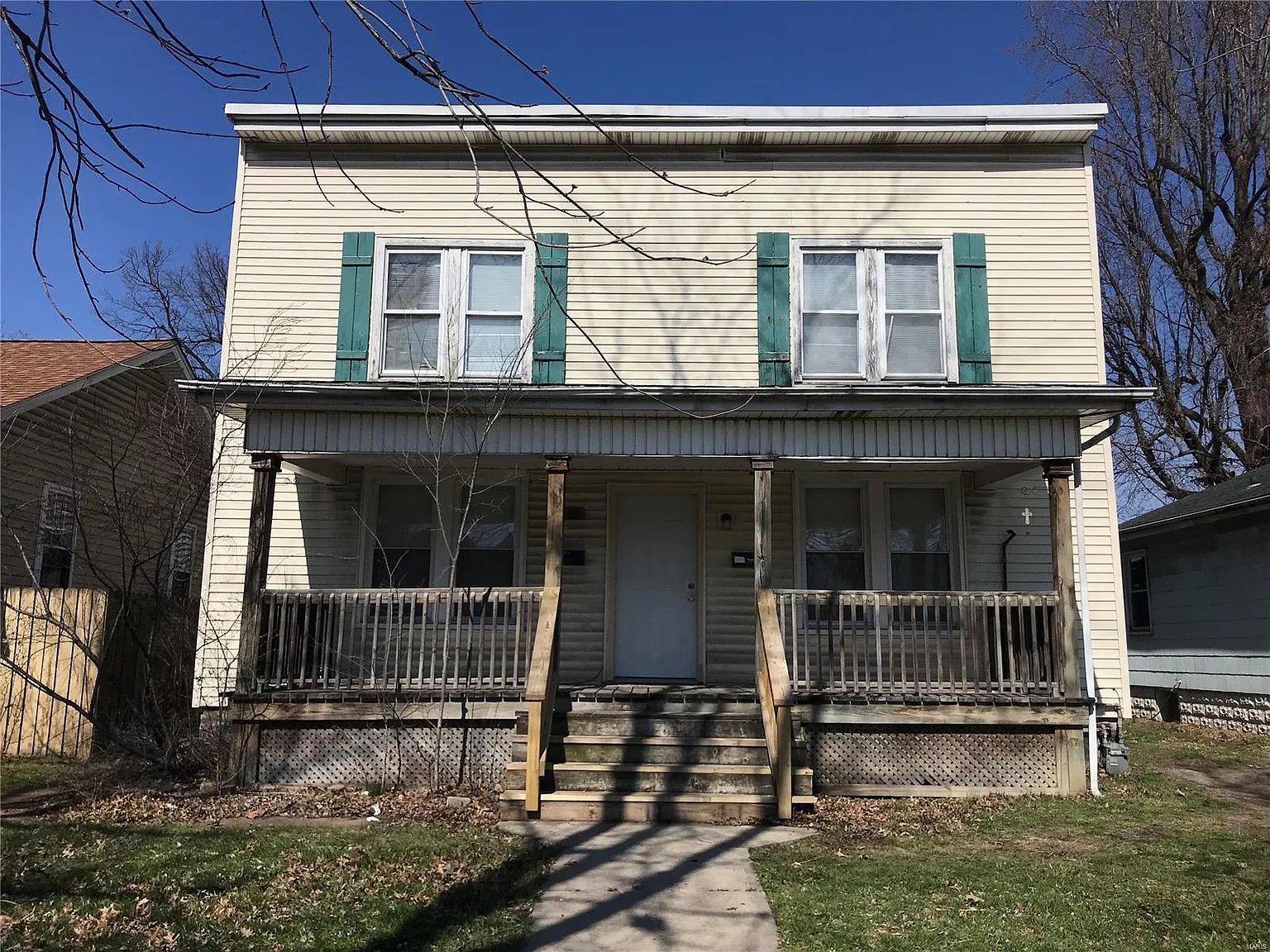 2569 Grand Ave photo 1