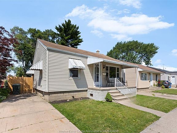 2nd image of 2293 Marentette Ave