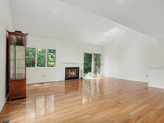 5th image of 106 Merriweather Ln