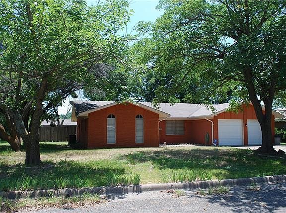 3rd image of 106 Forest Ln