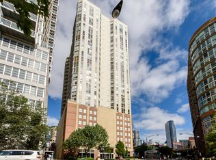 645 N Kingsbury St APT 1609, Chicago, IL 60654