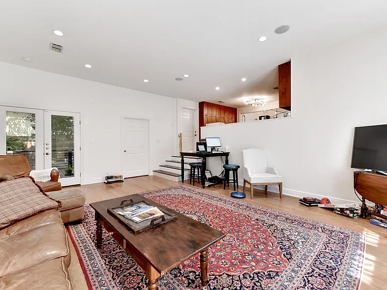 2319 Pruett St — Photo 13