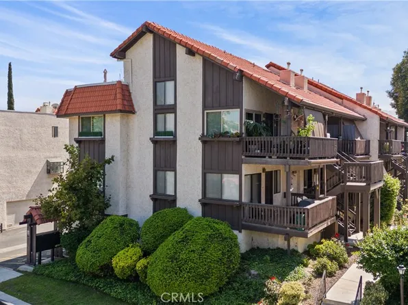 18006 River Cir APT 9, Santa Clarita, CA 91387