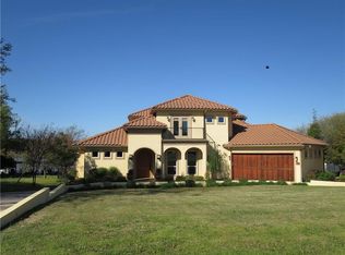 731 Kiowa Dr W, Lake Kiowa, TX 76240