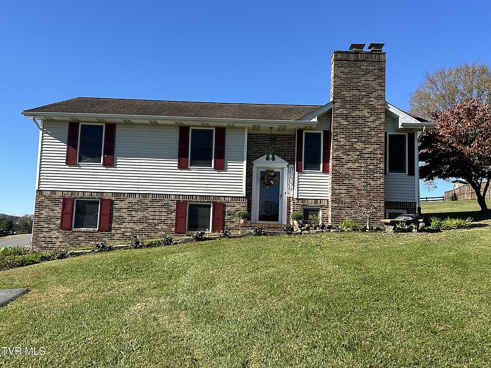 1st image of 351 Camelot Dr