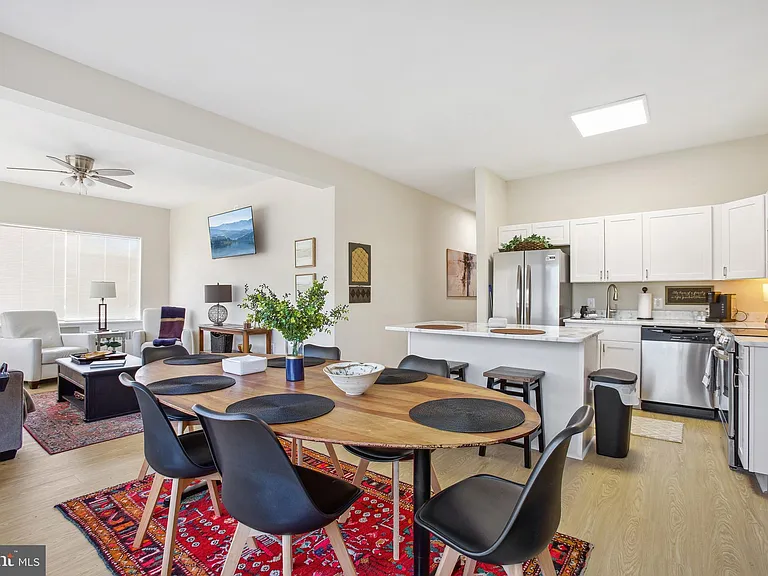 1900 Princess Anne St #6 — Photo 8