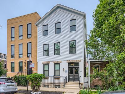 1242 W Huron St, Chicago, IL, 60642