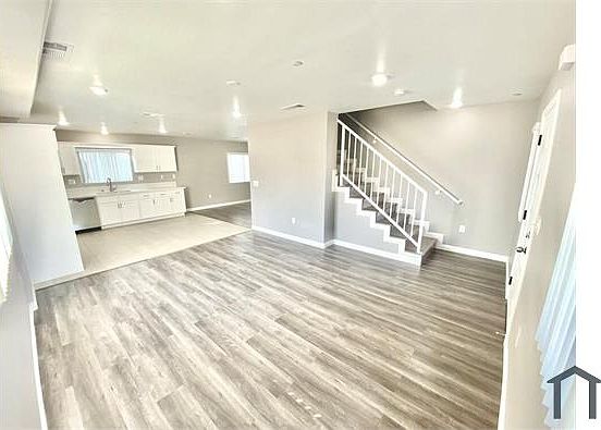 2nd image of 10611 S Broadway #10611