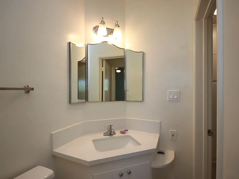 1245 Del Rey Ave — Photo 13