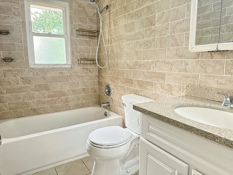 49 Maiden Ln #1 — Photo 11