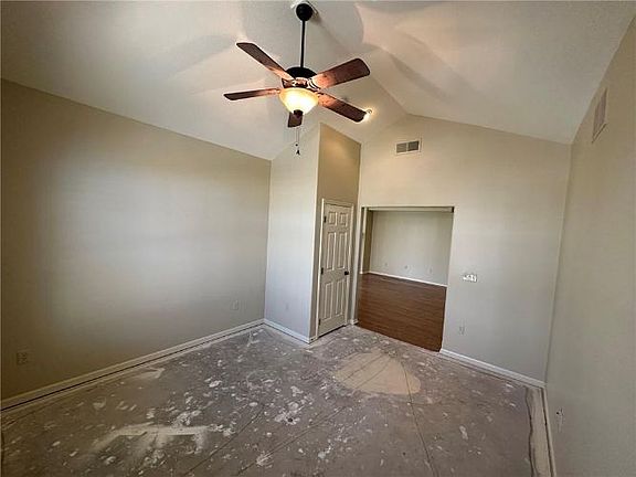 5th image of 803 E 110th Pl