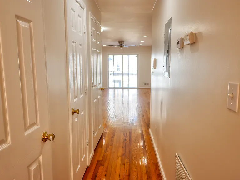 31 Hanford St #1 — Photo 17