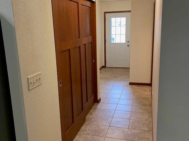 1660 Leila Ln — Photo 5