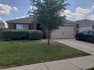 725 Lazy Crest Dr, Fort Worth, TX 76140