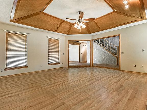 5th image of 1104 NE 9th Ct