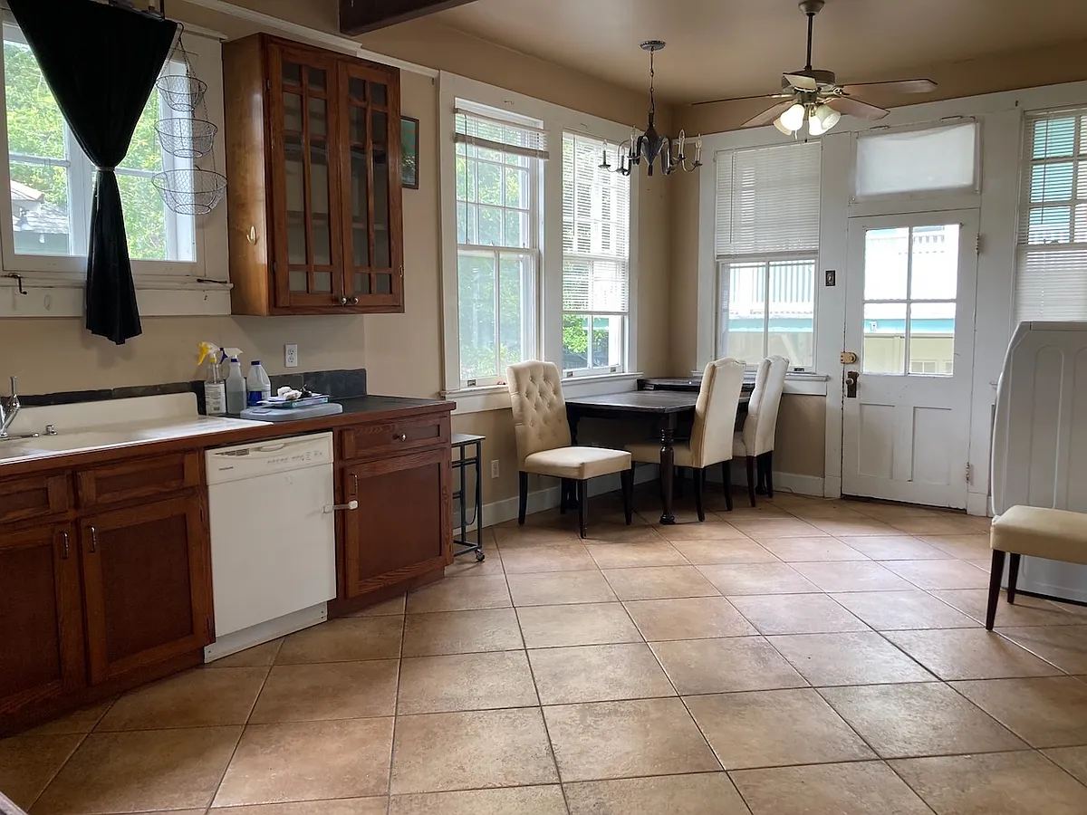 Kitchen with dining nook, laundry - 4633 Lafaye St