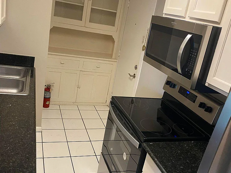 1808 Hadley St #8 — Photo 16