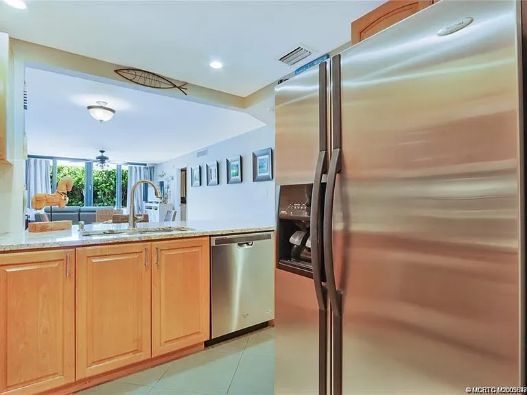 10600 S Ocean Dr #2 — Photo 12
