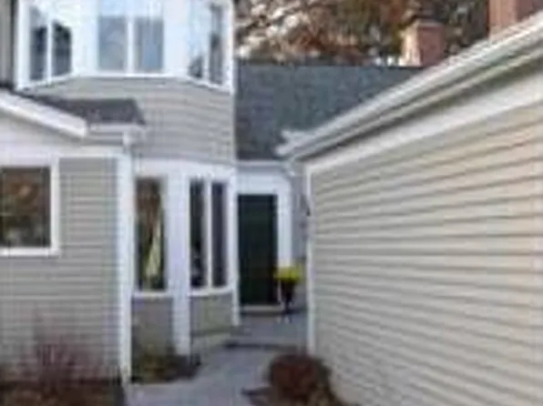 5 Thornton Ln, Concord, MA 01742