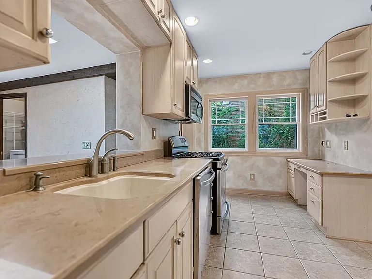 208 Robert Ave #1 — Photo 13