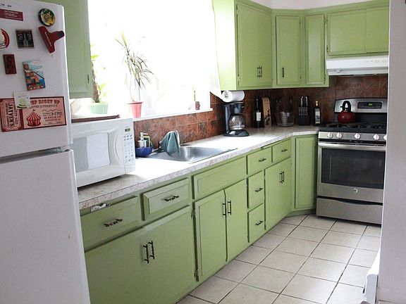3rd image of 180 Harding Ave Floor 1