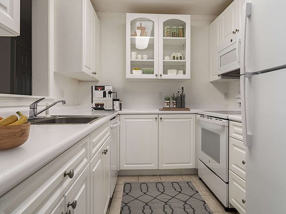 2nd image of 112 Edgemere Rd #7