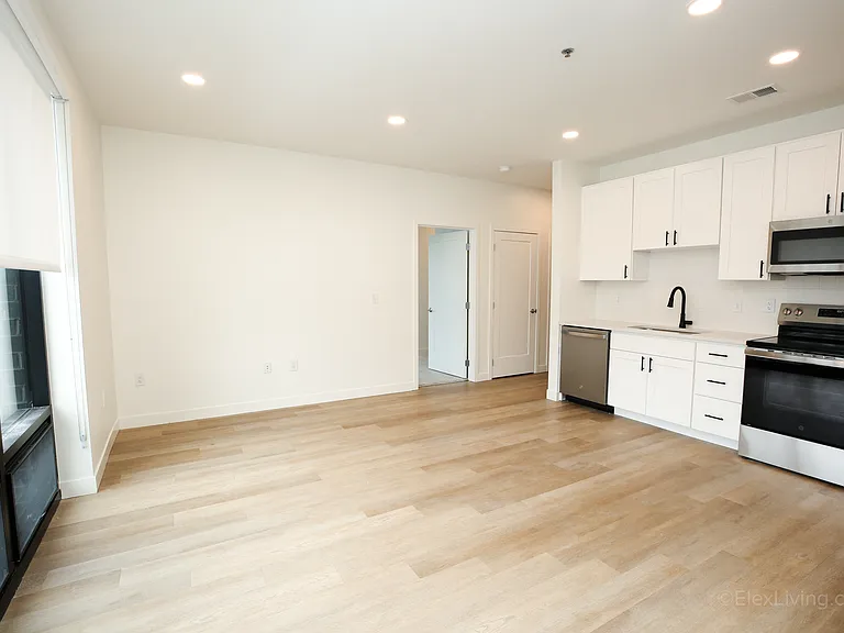 The Scheidler | 1BR+Den/1BA |850Sq.Ft.