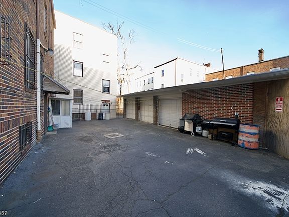 3rd image of 277 N 5th St #279