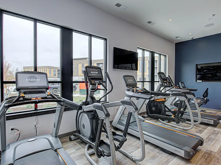 Pullman Pointe — Photo 23