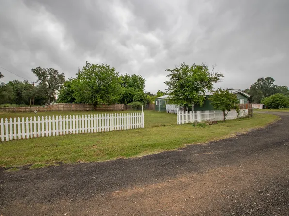19443 Orchard Ln, Redding, CA 96002