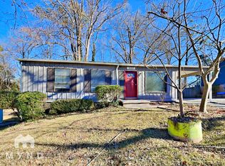 900 Kennesaw Dr, Forest Park, GA 30297