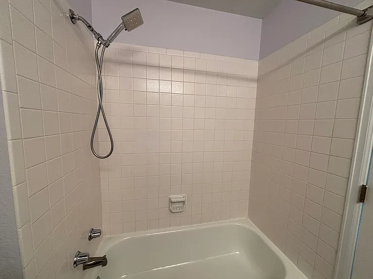 Full Size Bathtub