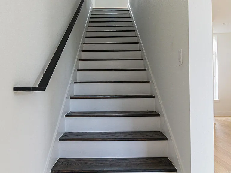 4210 Roseland Ave #101 — Photo 22
