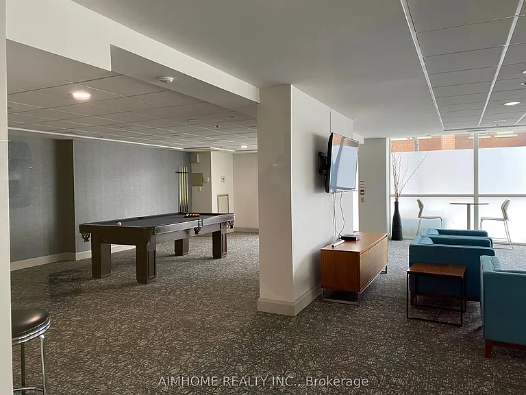 1000 King St W #317 — Photo 27