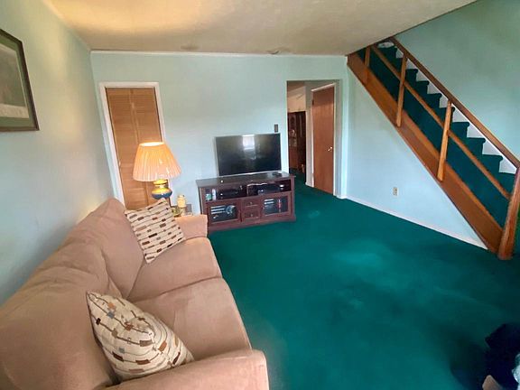 3rd image of 2106 Devereaux Ave