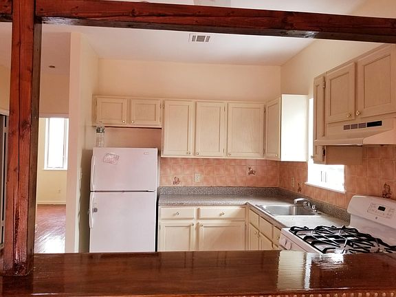 4th image of 1819 E 13th St #603