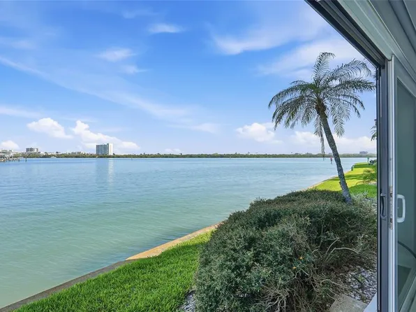 868 Bayway Blvd APT 101, Clearwater, FL 33767