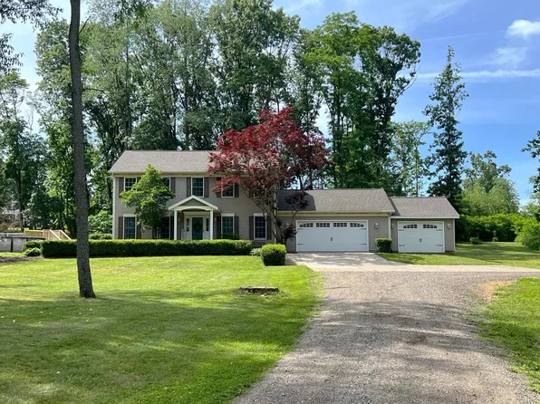 26079 Wyndham Rd, Sturgis, MI 49091
