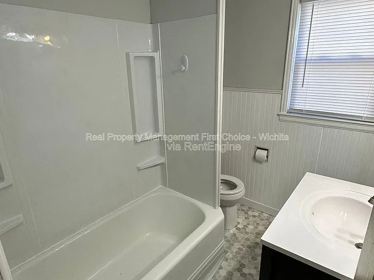 2448 E Aloma St — Photo 9