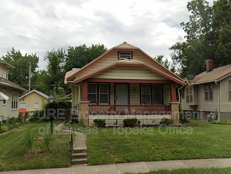 1st image of 2219 SW Huntoon St