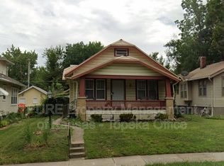 2219 SW Huntoon St, Topeka, KS 66604